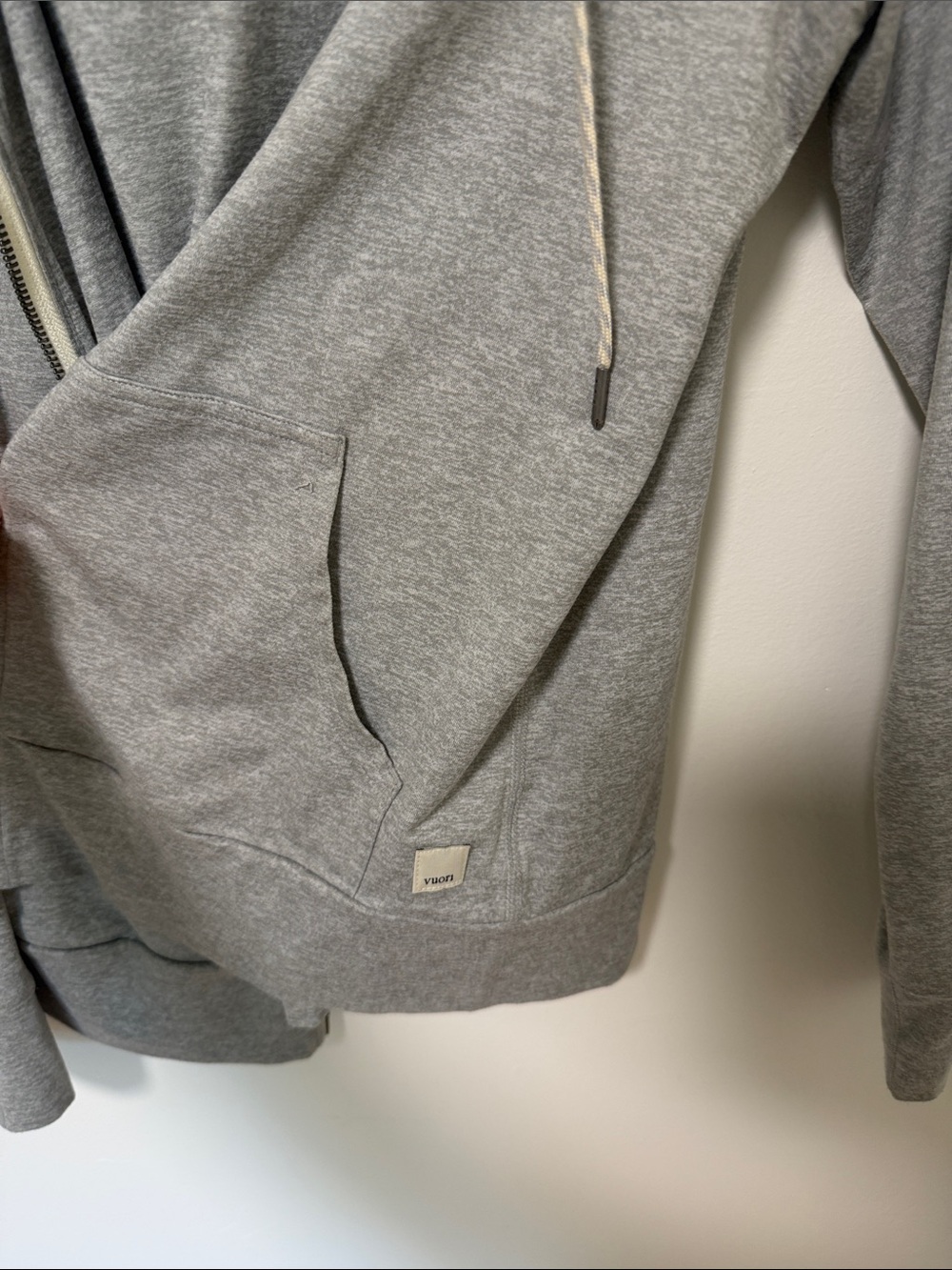 Vuori Halo Performance Hoodie - Picture 7 of 10